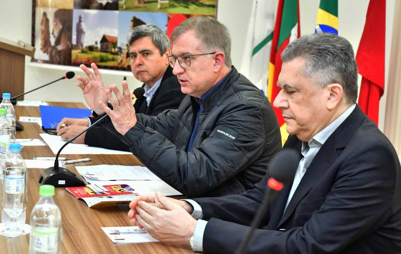 Prefeitos missioneiros debatem situação dos fundos de previdência