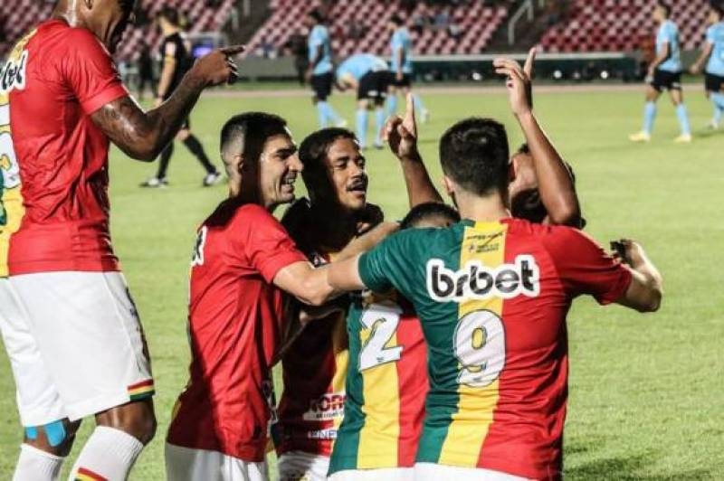 Grêmio leva 2 a 1 do Sampaio Corrêa e perde a quarta seguida fora de casa na Série B