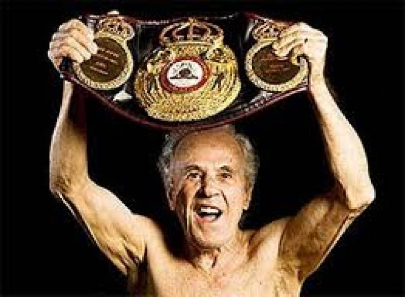 Éder Jofre, ex-pugilista, morre aos 86 anos em SP