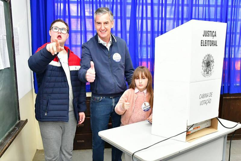 Dos 55 deputados da Assembleia Legislativa gaúcha, 31 foram reeleitos