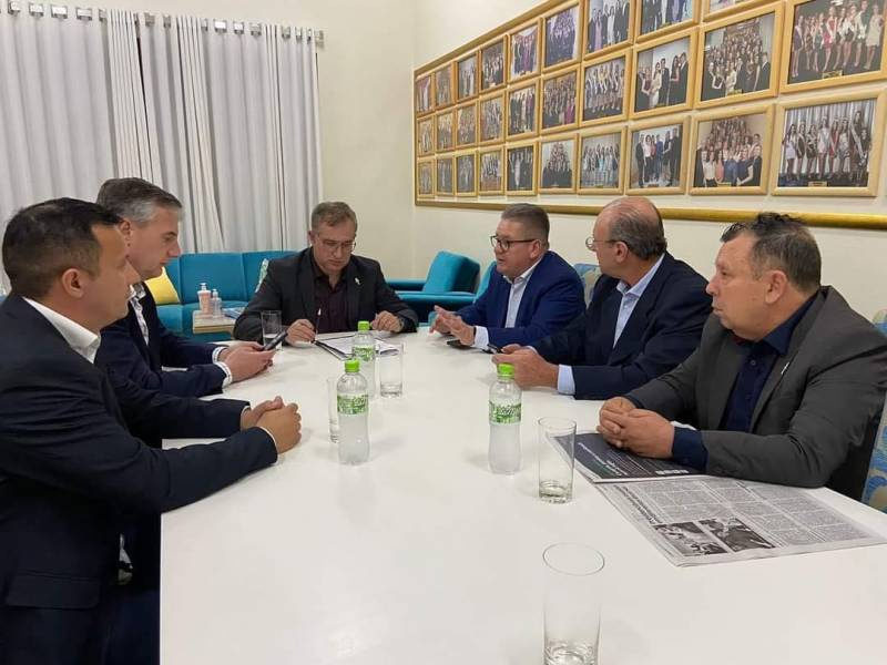 Governador recebe documento que reforça pedido da região por delegacia contra crime organizado