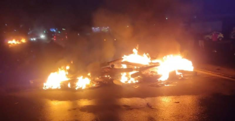 Após derrota para Lula, apoiadores de Bolsonaro realizam protestos em rodovias gaúchas e de outros Estados