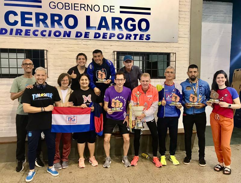 Santo-angelenses conquistam troféus na Maraton Honbre del Hierro, no Uruguai