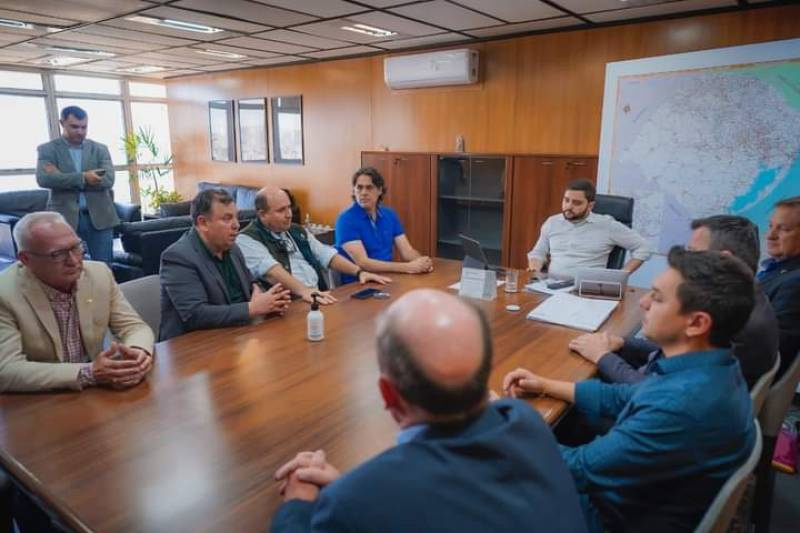 Presidente do Legislativo lidera comitiva à Capital do Estado