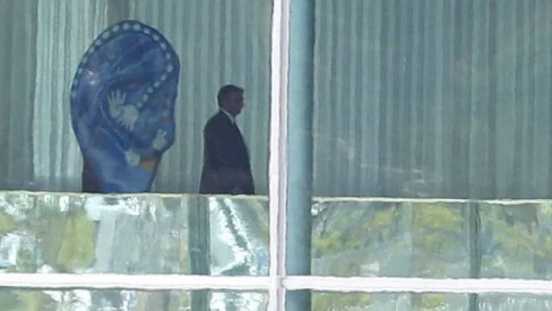 Bolsonaro volta ao Palácio do Planalto por 5 horas após 19 dias de reclusão no Alvorada