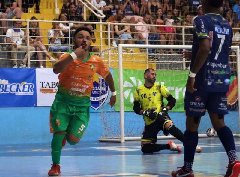 Cerro Largo e Entre-Ijuís empatam na primeira final da Conferência Oeste