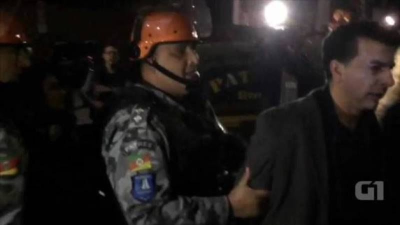 Justiça determina que poder público do RS pague R$ 15 mil a deputado algemado em reint