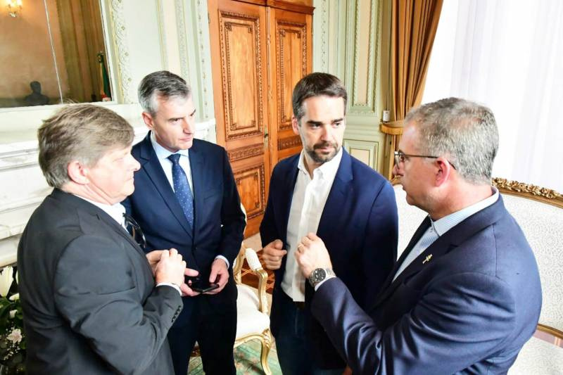 Fenamilho recebe visita do governador Eduardo Leite