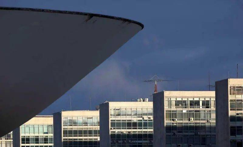 Pelo menos 17 ministérios de Lula podem desaparecer se o Congresso não votar medida provisória do governo