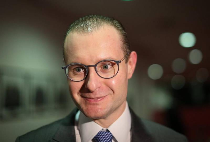 Lula confirma indicação de advogado pessoal para vaga no STF