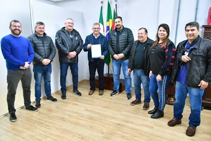 Prefeito Jacques Barbosa anuncia reajuste de 5,79% aos servidores