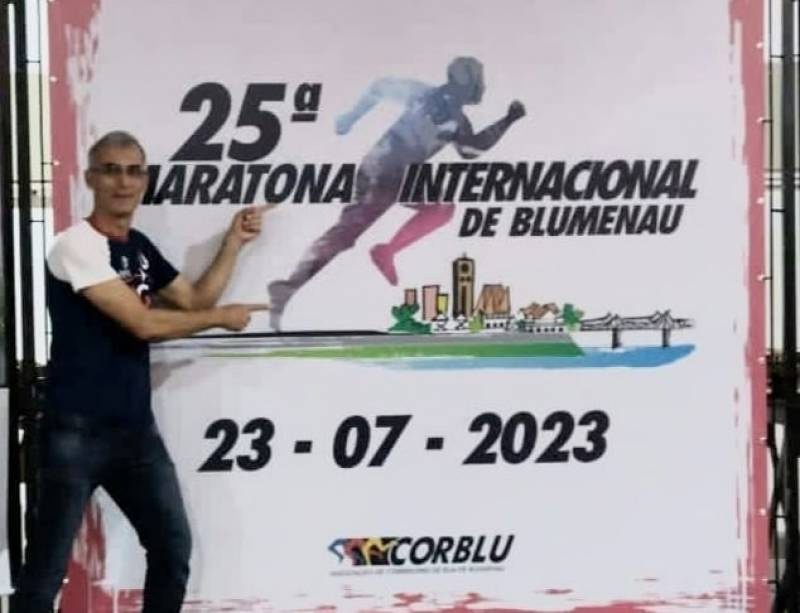 Santo-angelense é 2º lugar na maratona Internacional de Blumenau