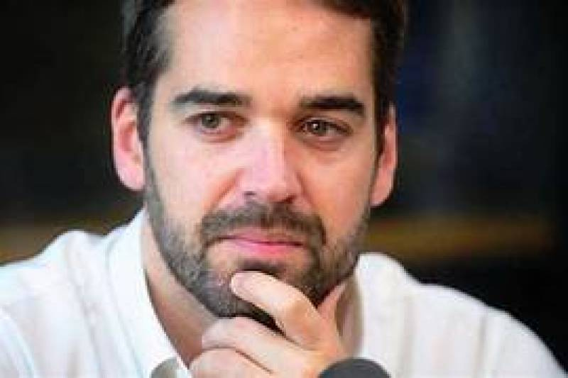 Juíza manda afastar Eduardo Leite da presidência do PSDB e determina novas eleições