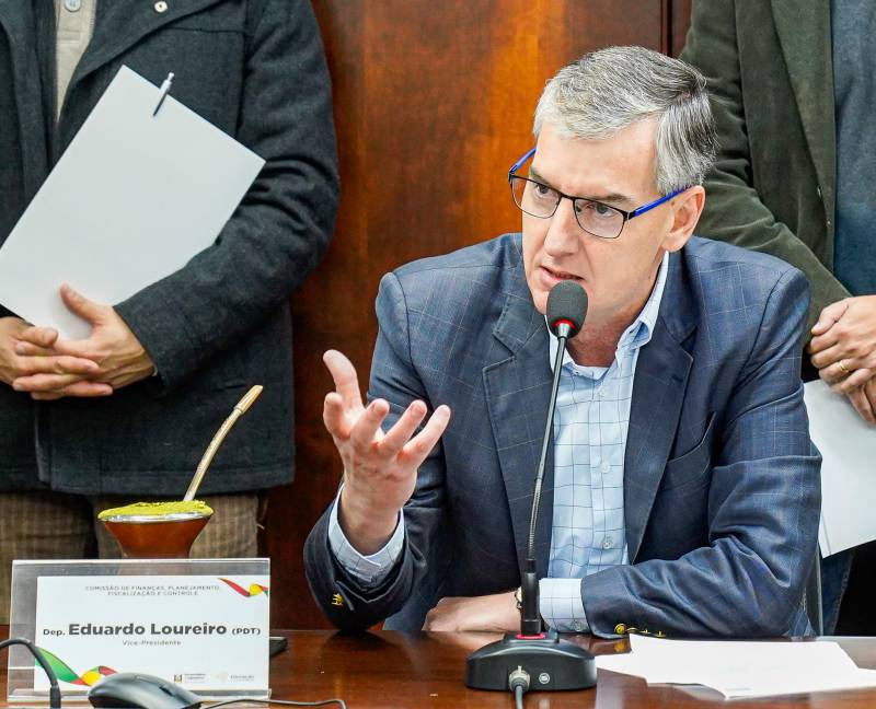 Líder do PDT destaca aumento do auxílio-alimentação e fim da coparticipação dos servid