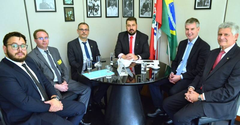 Vice prefeito Volnei Teixeira encaminha projetos e busca recursos em Brasília