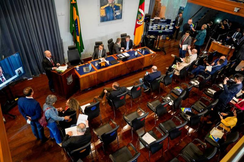 Assembleia gaúcha aprova reajuste de 12% para servidores do Judiciário, Ministério Púb