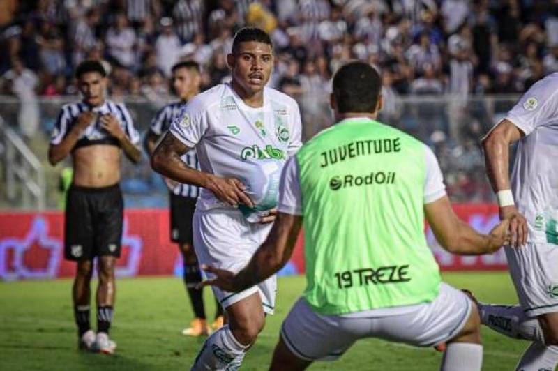 Juventude vence de virada sobre o Ceará e volta à Série A do Brasileirão