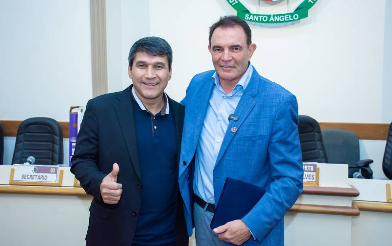 Diretor Presidente das Farmácias São João recebe  Comenda Ordem da Cruz Missioneira