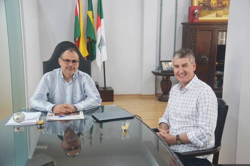 Volnei recebe a visita do deputado Loureiro