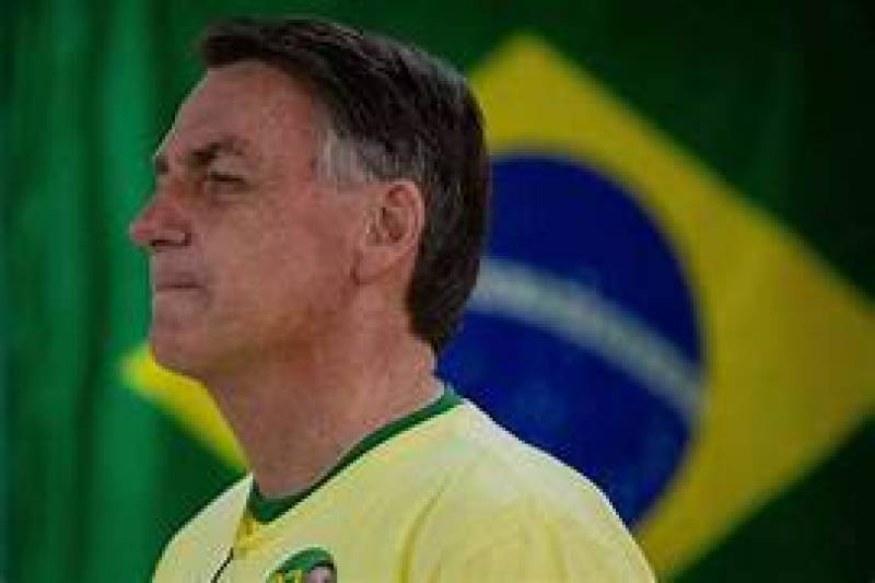 Bolsonaro põe popularidade à prova em ato contra suspeitas golpistas