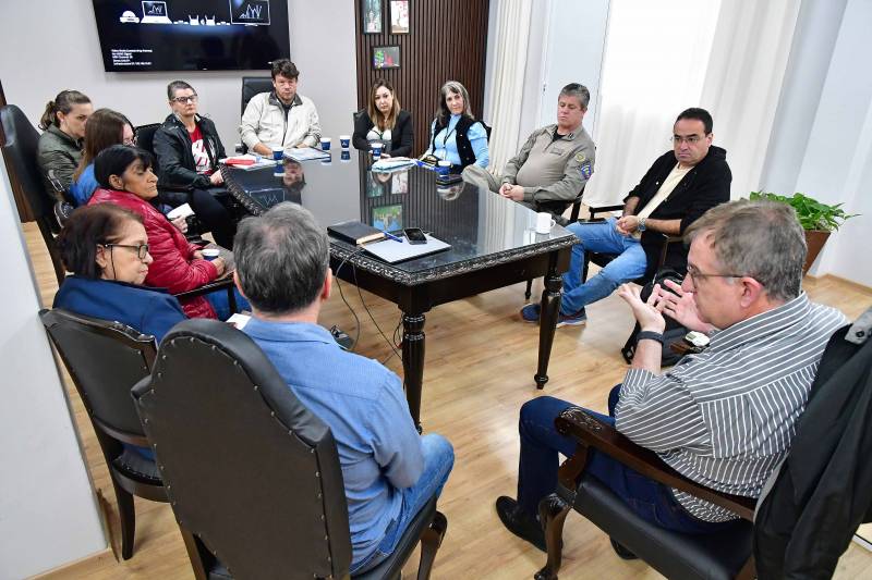 Governo Municipal discute ações para população em situação de rua