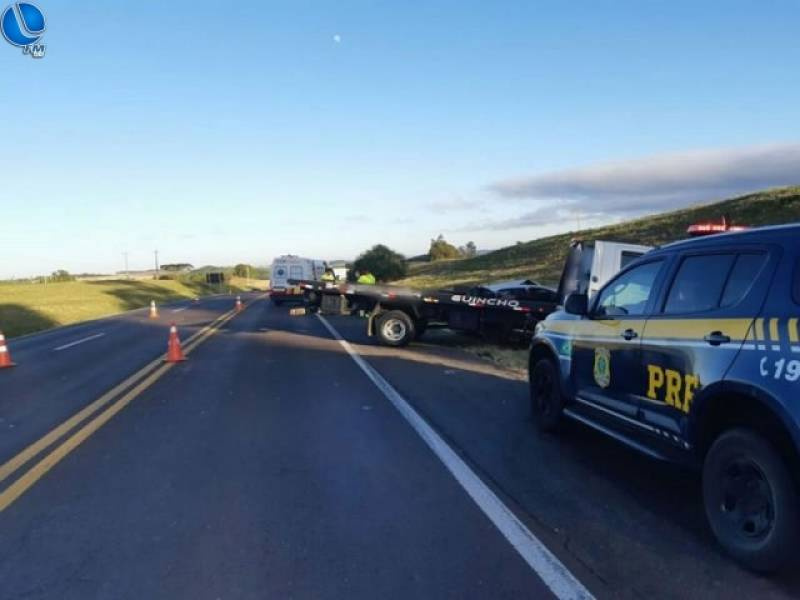 Atualização: Acidente entre carro e caminhão deixa uma pessoa morta e outra gravemente ferida em Soledade