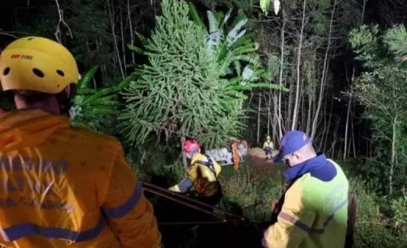 Secretário de Obras de cidade de SC morre após capotar carro da prefeitura