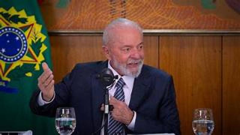 Lula diz que quem apostar no dólar vai quebrar a cara