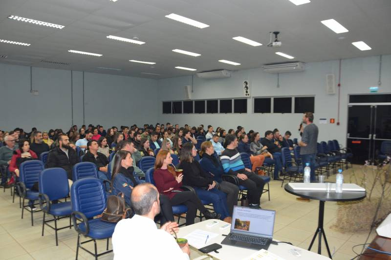 Seminário municipal da agricultura familiar discute manejo do solo e sucessão rural