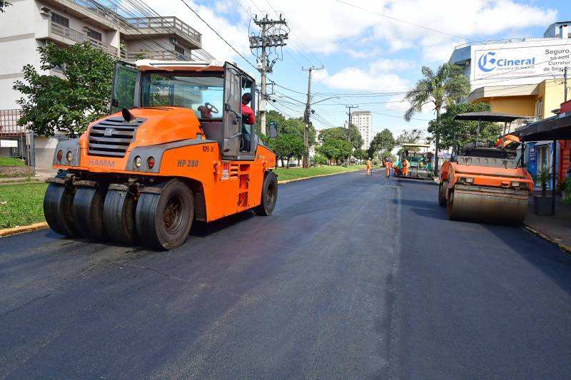 Avenida Getúlio Vargas recebe nova pavimentação