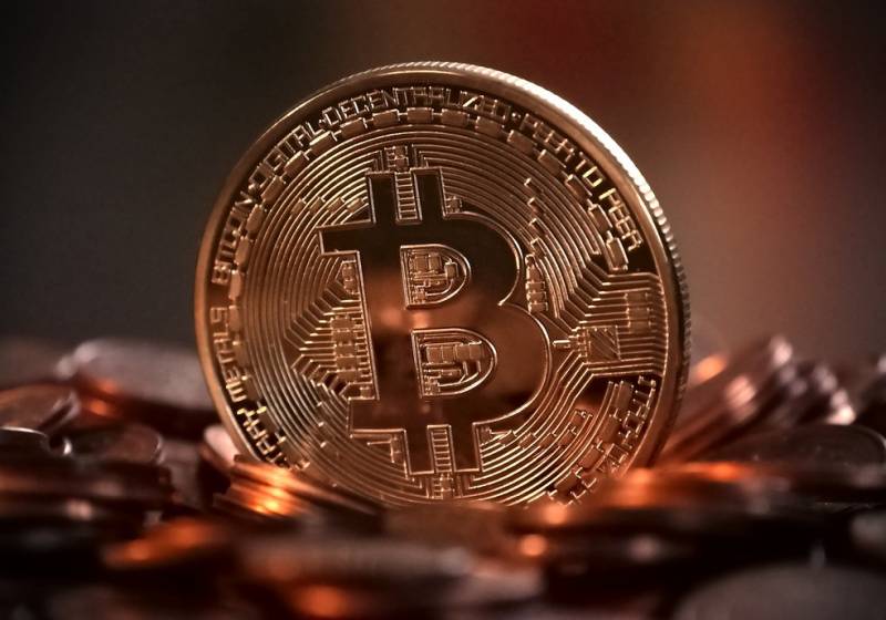 Bitcoin bate novo recorde e chega a US$ 50 mil