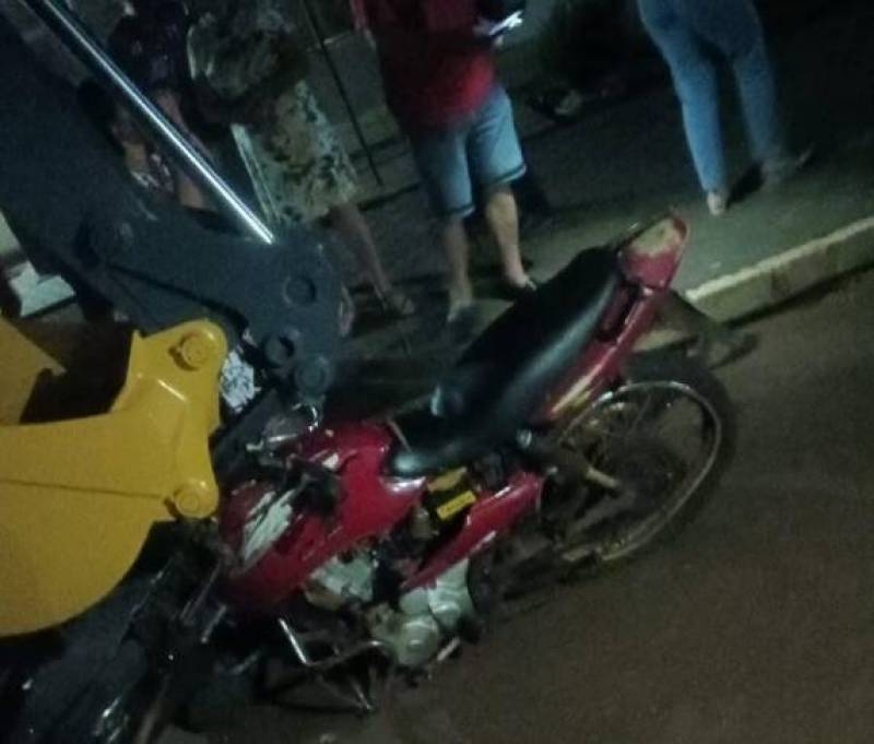 Jovem morre após bater com moto em maquinário da prefeitura de Novo Machado