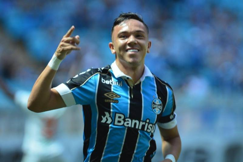 Grêmio anuncia a venda de Pepê para o Porto por 15 milhões de euros