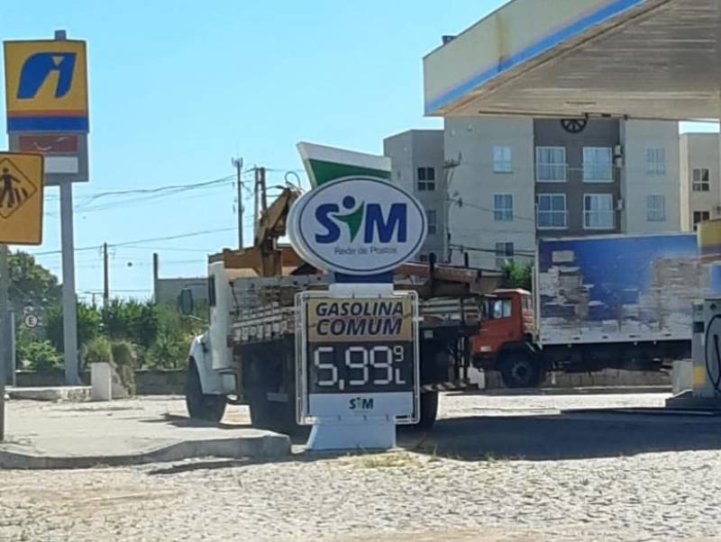 Gasolina comum chega aos R$ 6 reais o litro em Bagé