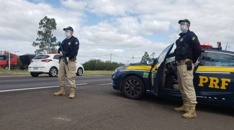 Caminhonete furtada é parada em Ijuí e motorista diz que pegou veículo emprestado