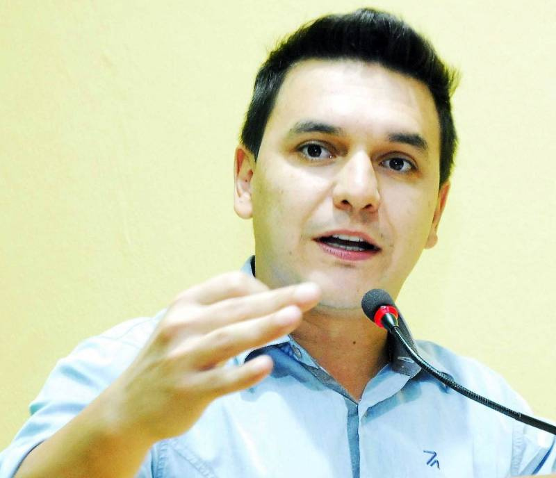 Vinicius Makvitz rebate críticas do vereador Marcio Antunes em sessão marcada por tens
