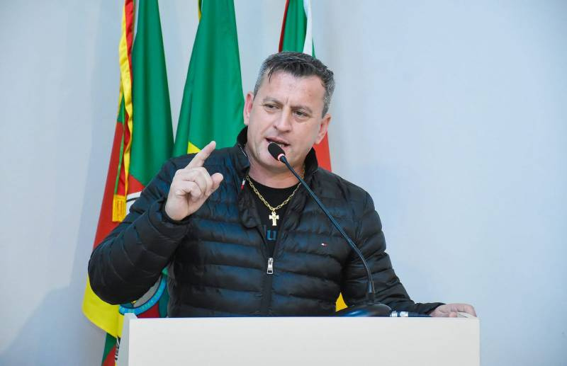 Durante pronunciamento vereador Márcio Antunes reitera críticas contra secretários mun