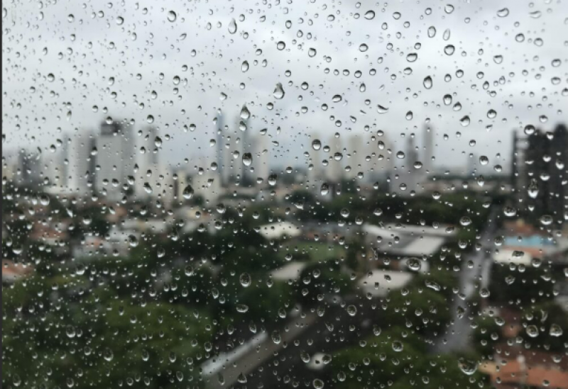 Antes da queda da temperatura, nova frente fria avança e provoca temporais no RS nesta