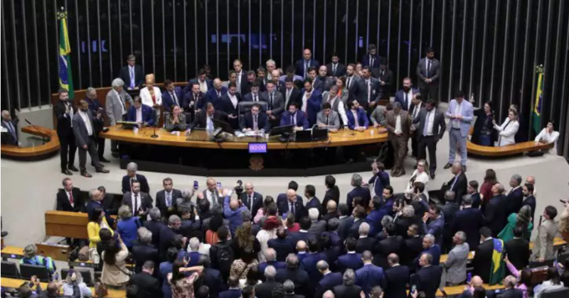 Bolsonaristas querem parar Assembleias e Câmaras de Vereadores pelo País