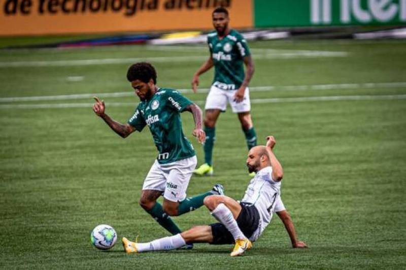 Grêmio volta a perder para o Palmeiras e fica com o vice da Copa do Brasil