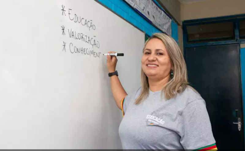 Professores da Rede Estadual de ensino do Rio Grande do Sul já podem solicitar novos uniformes para 2026