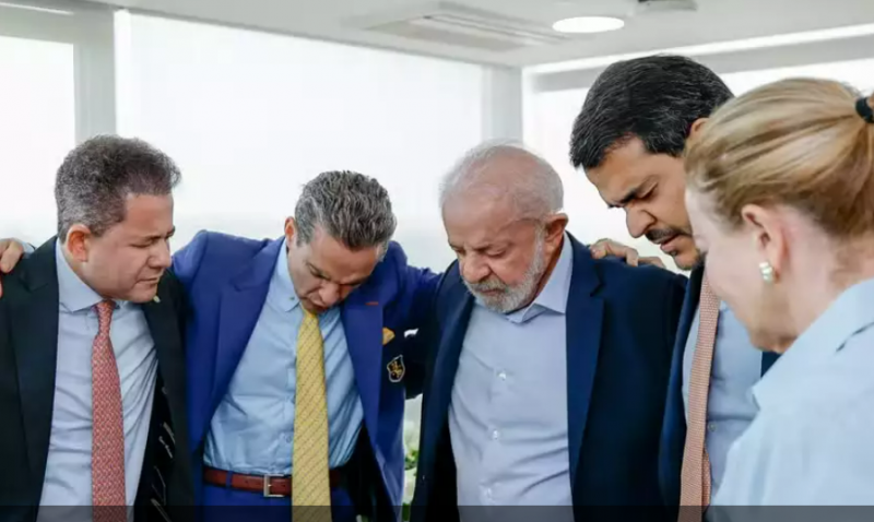 Lula repete 2005 ao se aproximar de evangélicos enquanto esquerda trava embate contra criação de bancada cristã