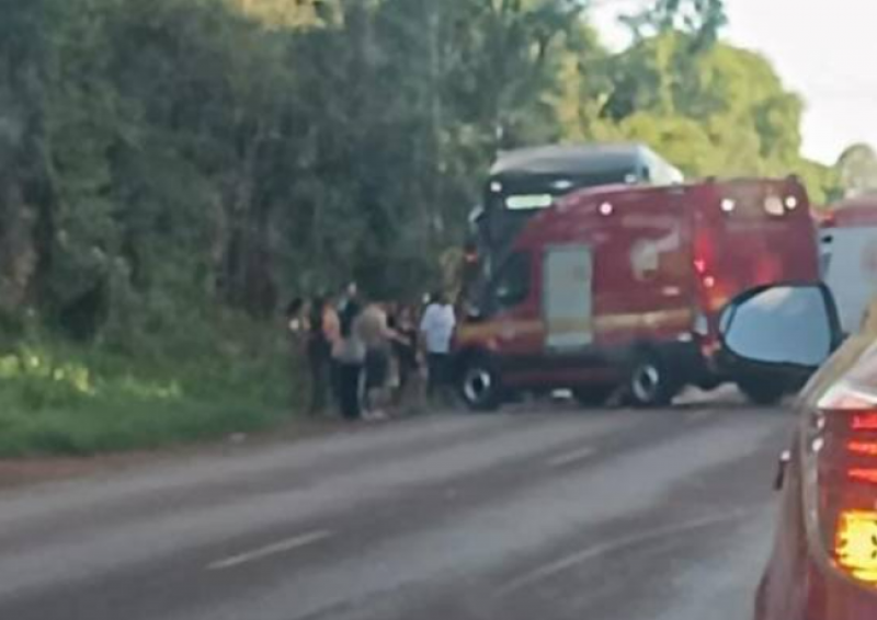 Queda de motocicleta deixa dois jovens feridos na RS-344, em Giruá