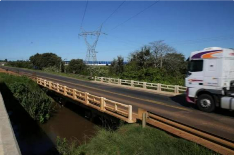 Excesso de carga em caminhões aumenta risco de acidentes em rodovias do sul do Estado, alerta PRF