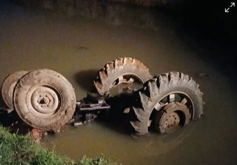 Homem morre após trator cair em açude na região noroeste