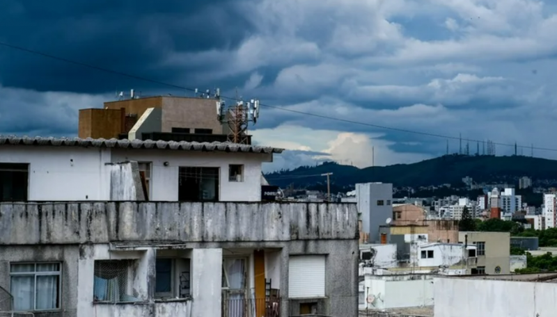 RS tem alertas do Inmet para temporais; há risco de queda de granizo e ventos podem chegar a 100 km/h