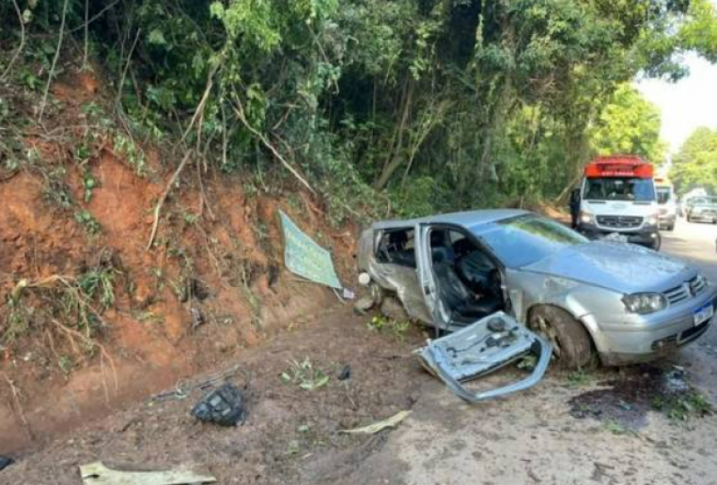 Dois homens ficam feridos após saída de pista na Rota do Sol, em Caxias do Sul