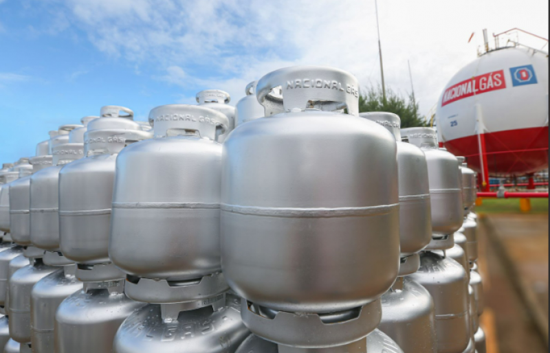 Câmara aprova MP que garante botijão de gás gratuito a famílias de baixa renda