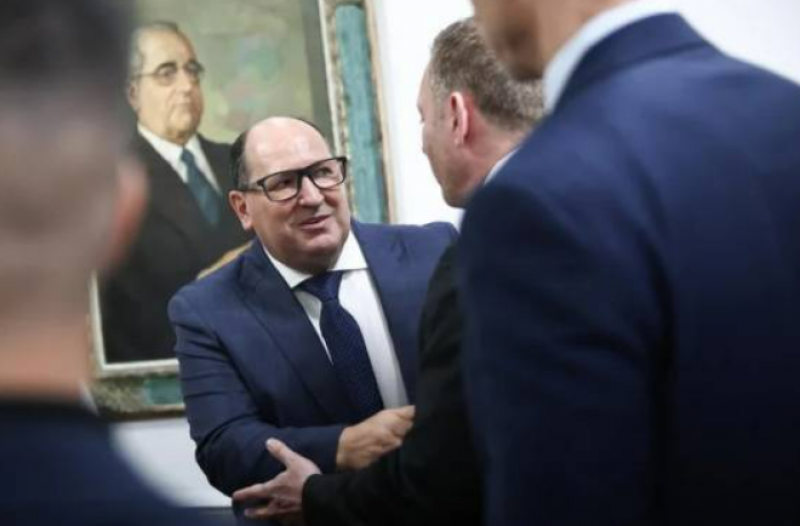 Com trajetória religiosa e em defesa de municípios, Sérgio Peres assume presidência da Assembleia