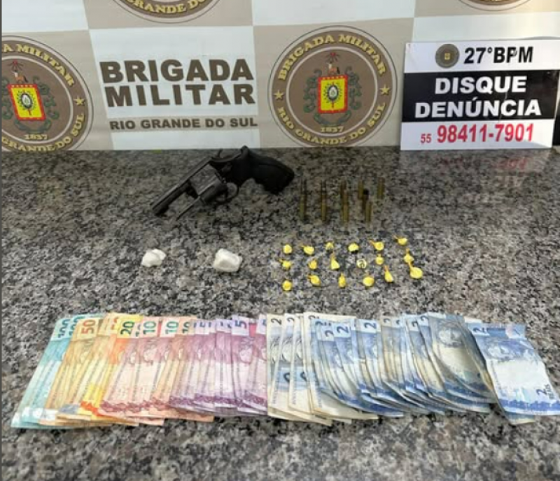 Brigada Militar prende dois individuos por porte ilegal de arma de fogo e tráfico de drogas em Santo Ângelo